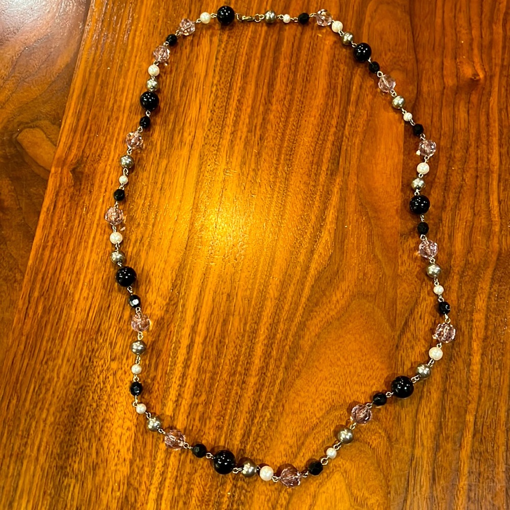 Beaded costume jewelry necklace